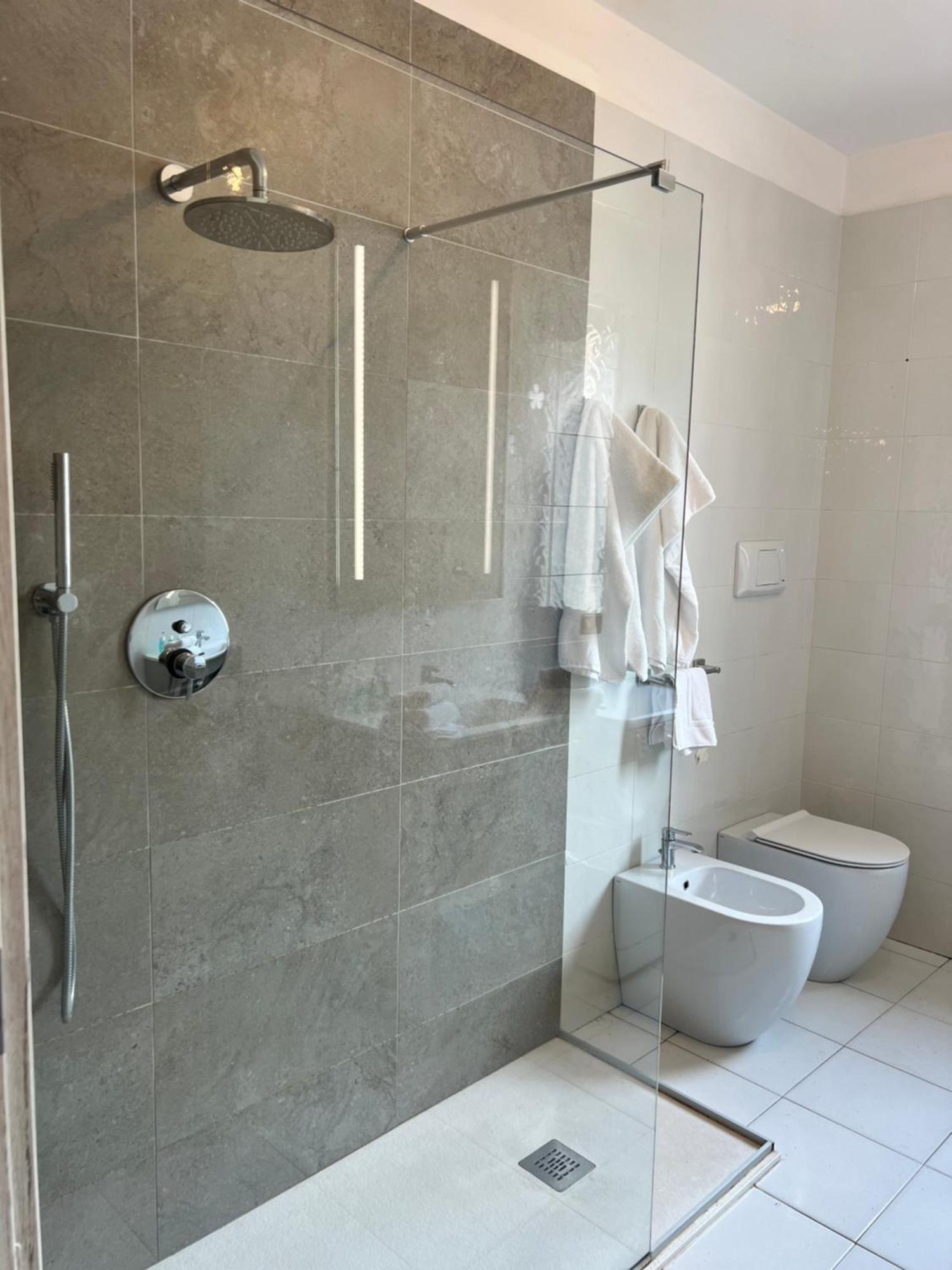 5 Viale Fano Apartment 里米尼 外观 照片